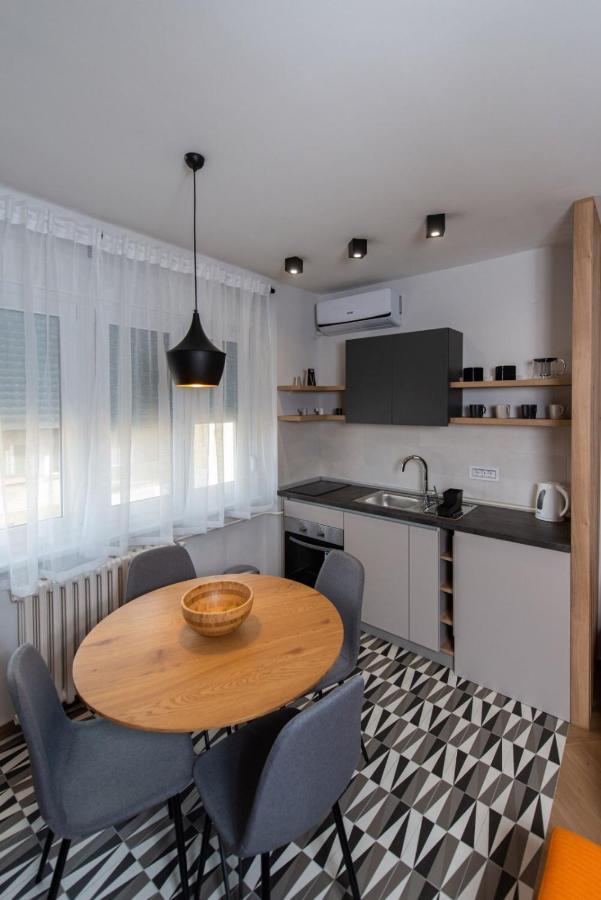Republic Square Apartment - With Garage Novi Sad Exteriér fotografie